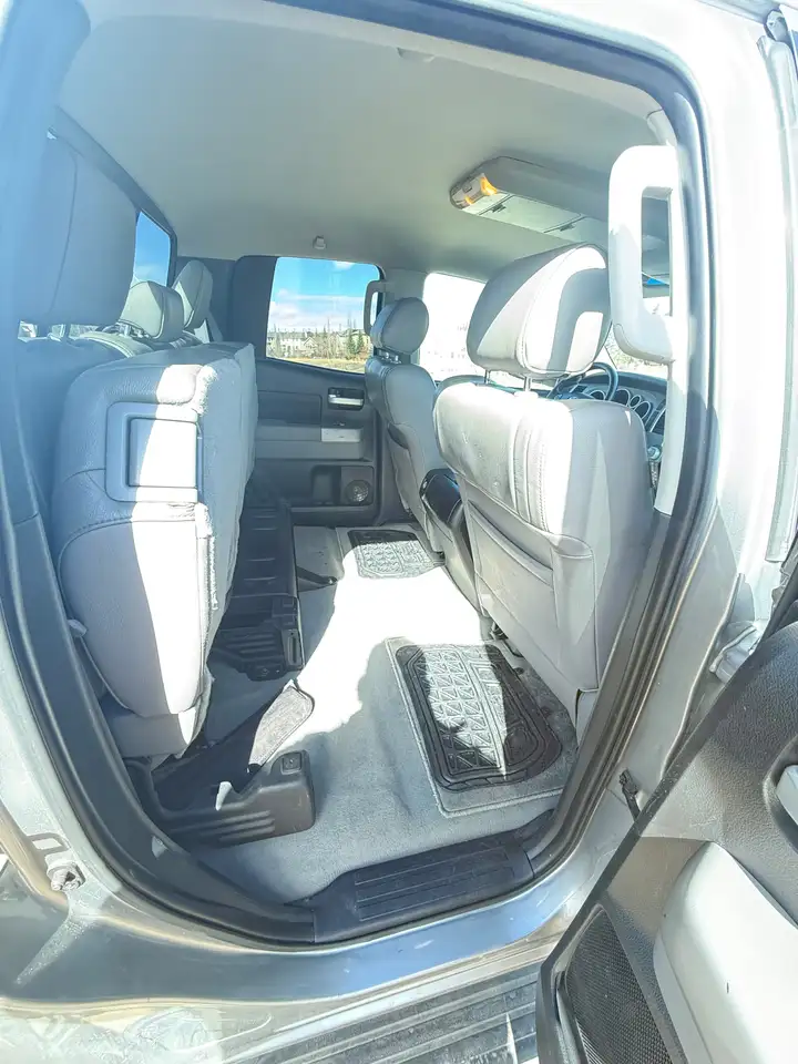 Toyota Tundra снимка Toyota Tundra