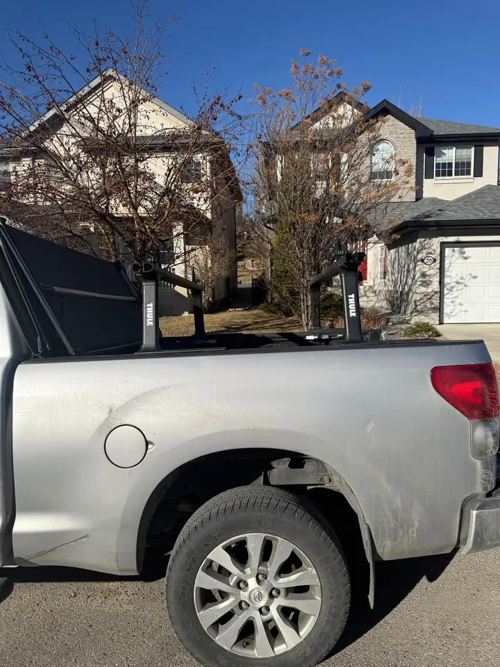 Toyota Tundra снимка Toyota Tundra