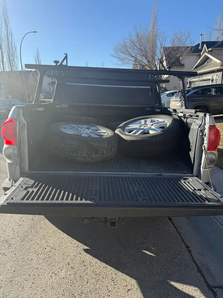 Toyota Tundra снимка Toyota Tundra
