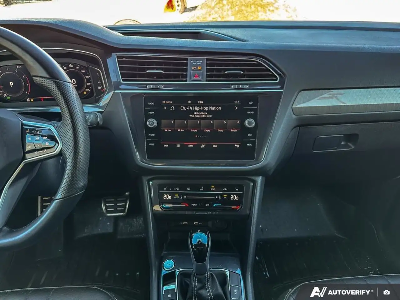 Volkswagen Tiguan снимка Volkswagen Tiguan
