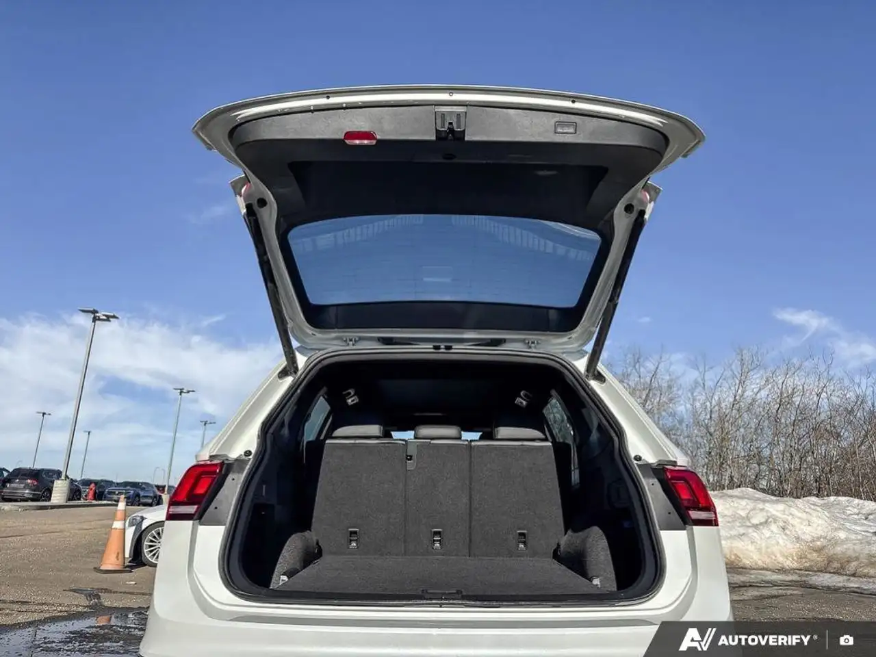 Volkswagen Tiguan снимка Volkswagen Tiguan