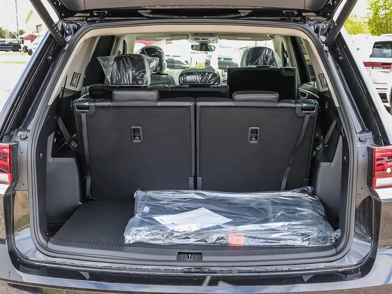 Volkswagen Atlas снимка Volkswagen Atlas