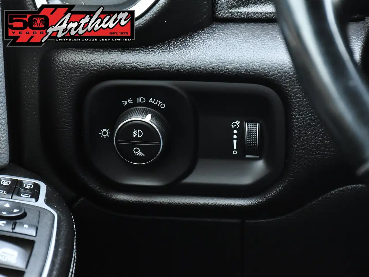 RAM 3500 снимка RAM 3500