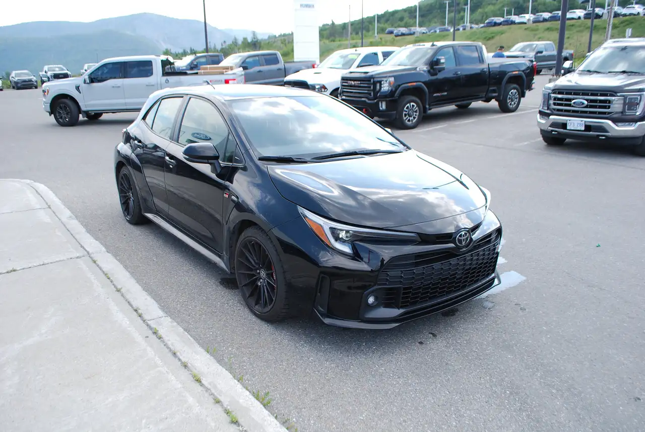 Toyota GR Corolla снимка Toyota GR Corolla