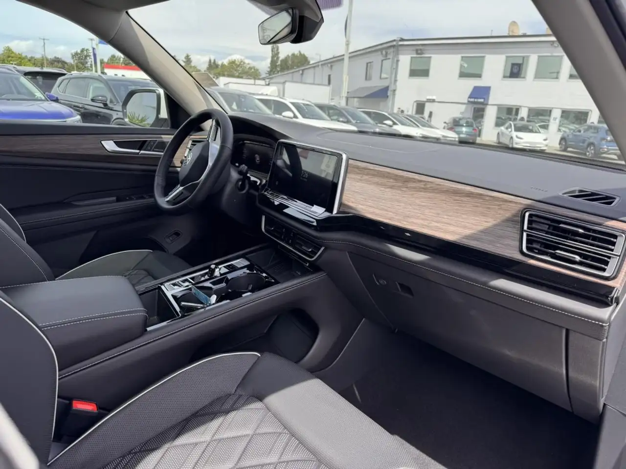 Volkswagen Atlas снимка Volkswagen Atlas