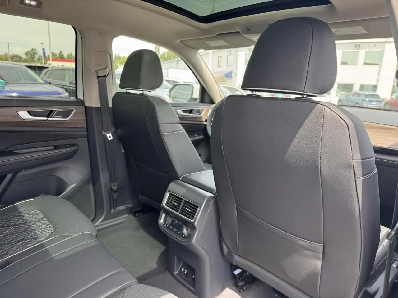 Volkswagen Atlas снимка Volkswagen Atlas