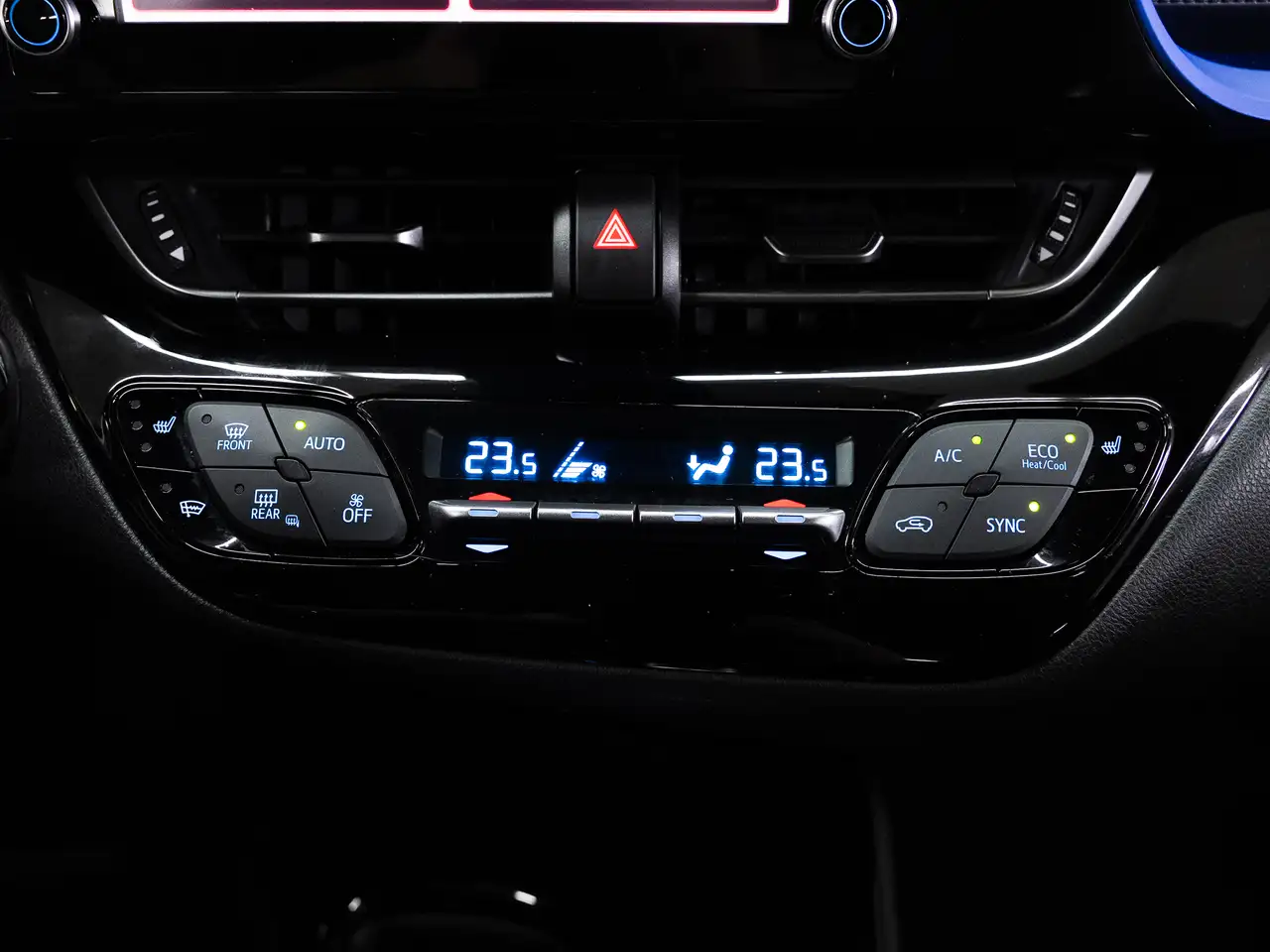 Toyota C-HR fotografie Toyota C-HR