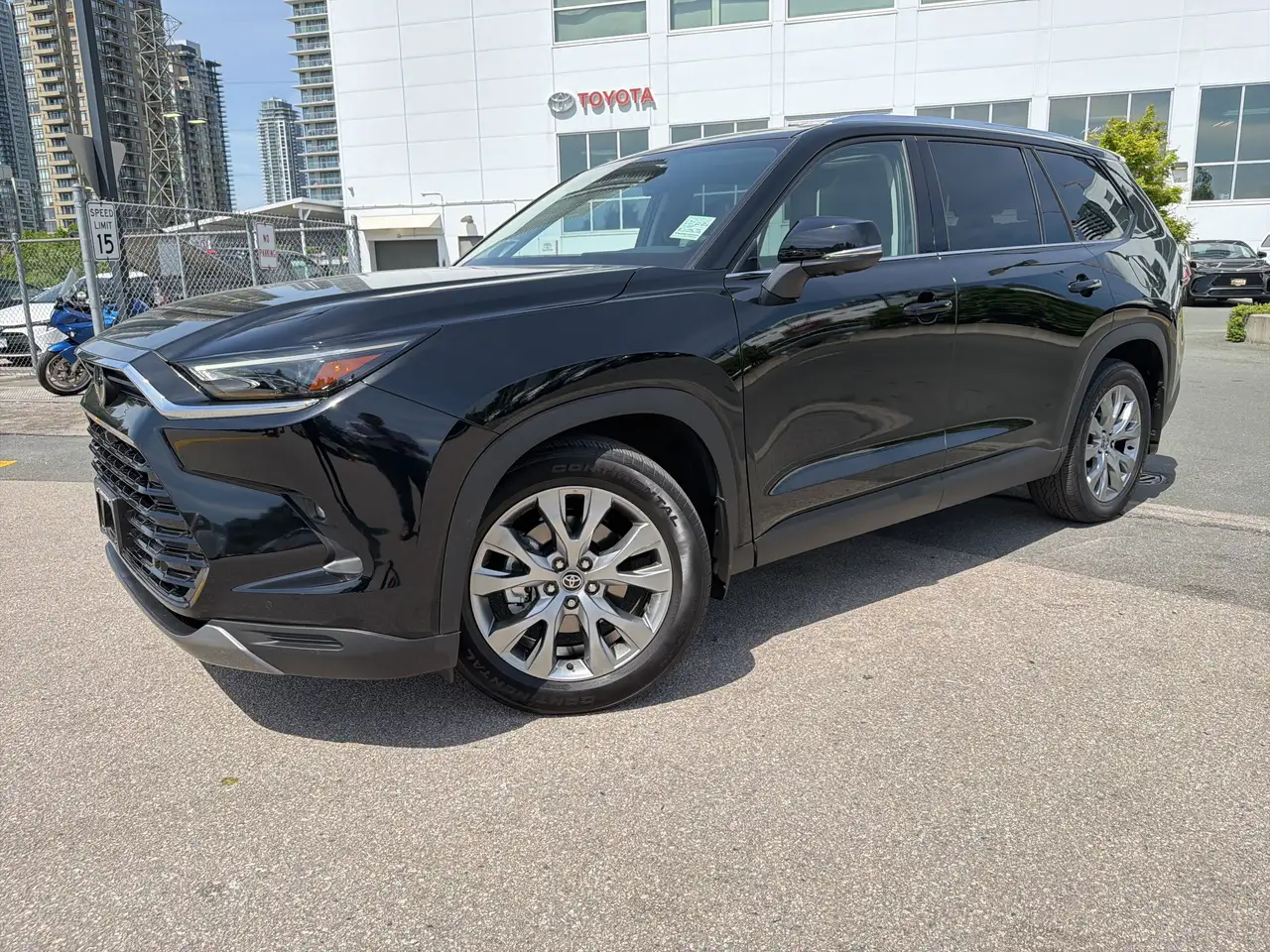 Toyota Grand Highlander снимка Toyota Grand Highlander
