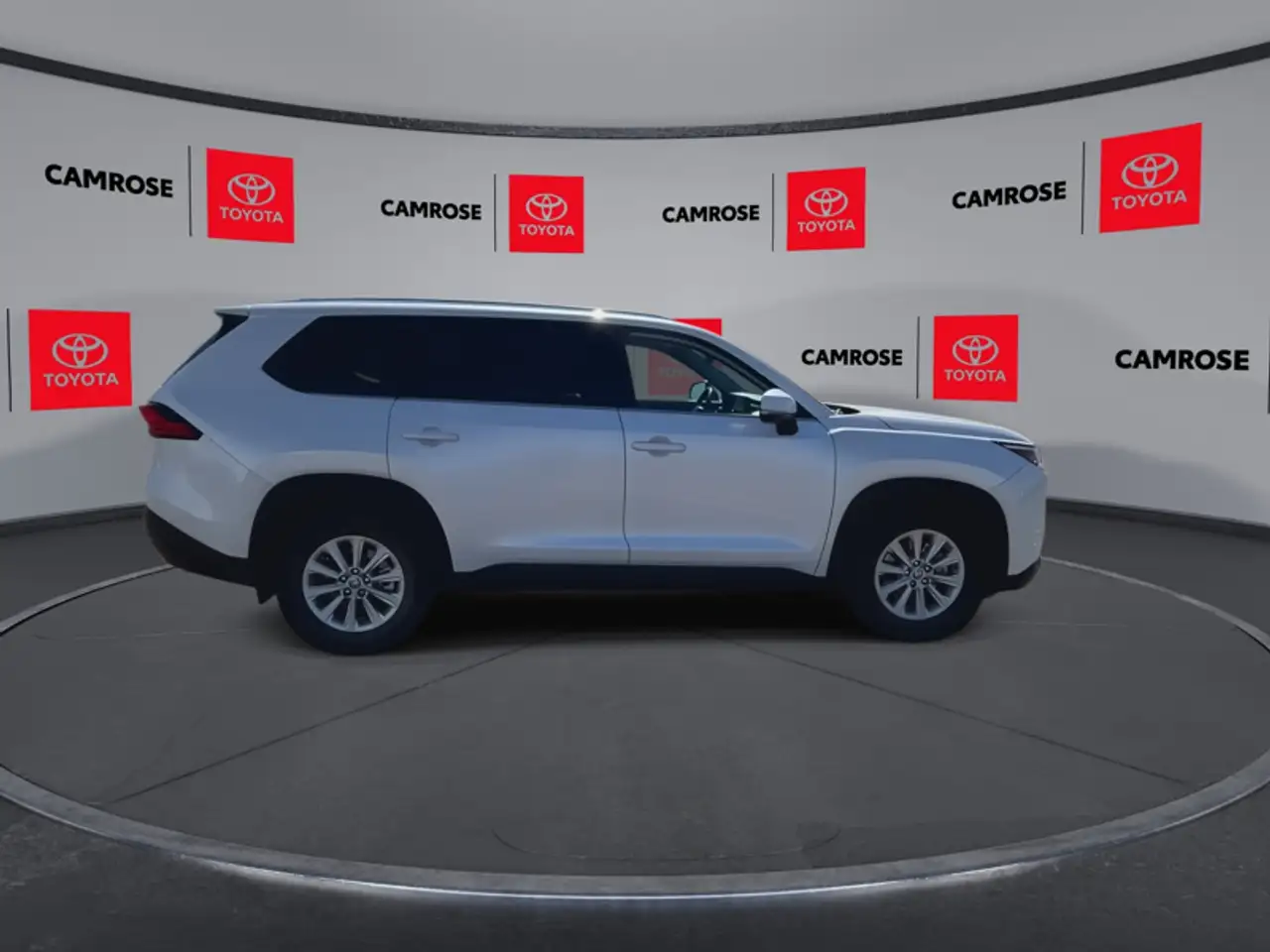 Toyota Grand Highlander снимка Toyota Grand Highlander