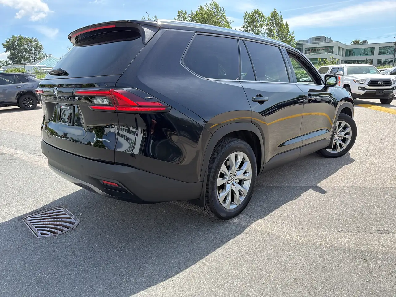 Toyota Grand Highlander снимка Toyota Grand Highlander
