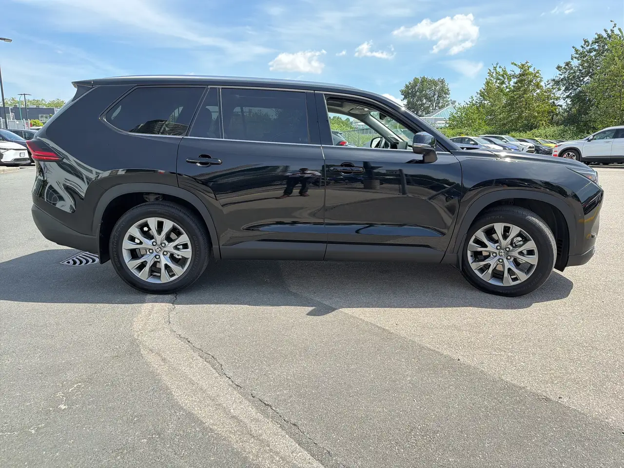 Toyota Grand Highlander снимка Toyota Grand Highlander