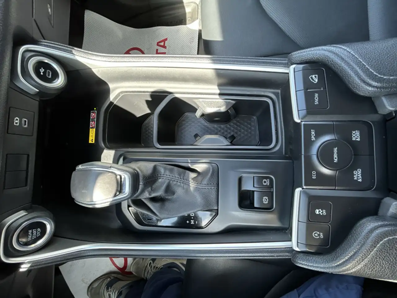 Toyota Grand Highlander снимка Toyota Grand Highlander