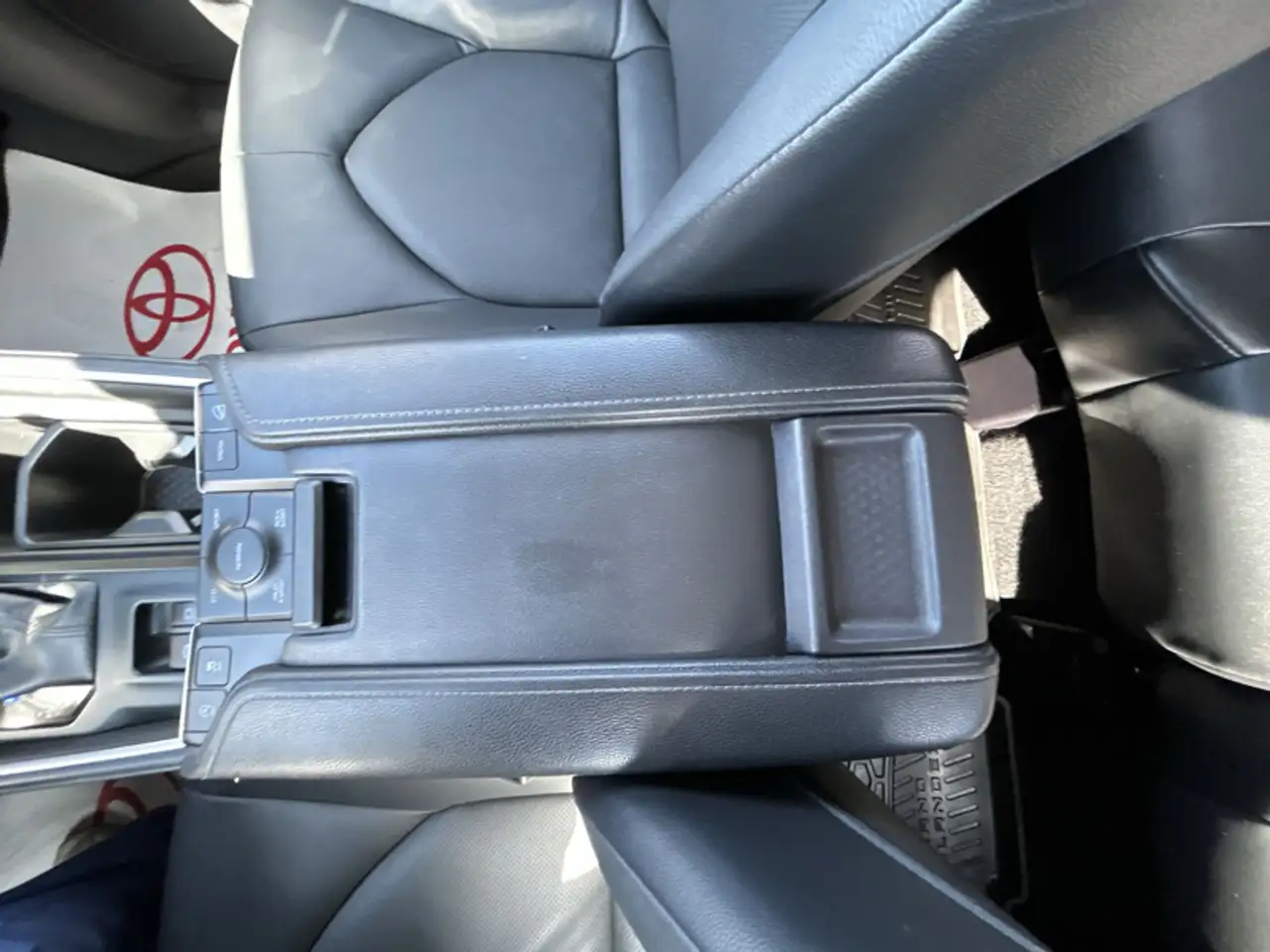 Toyota Grand Highlander снимка Toyota Grand Highlander