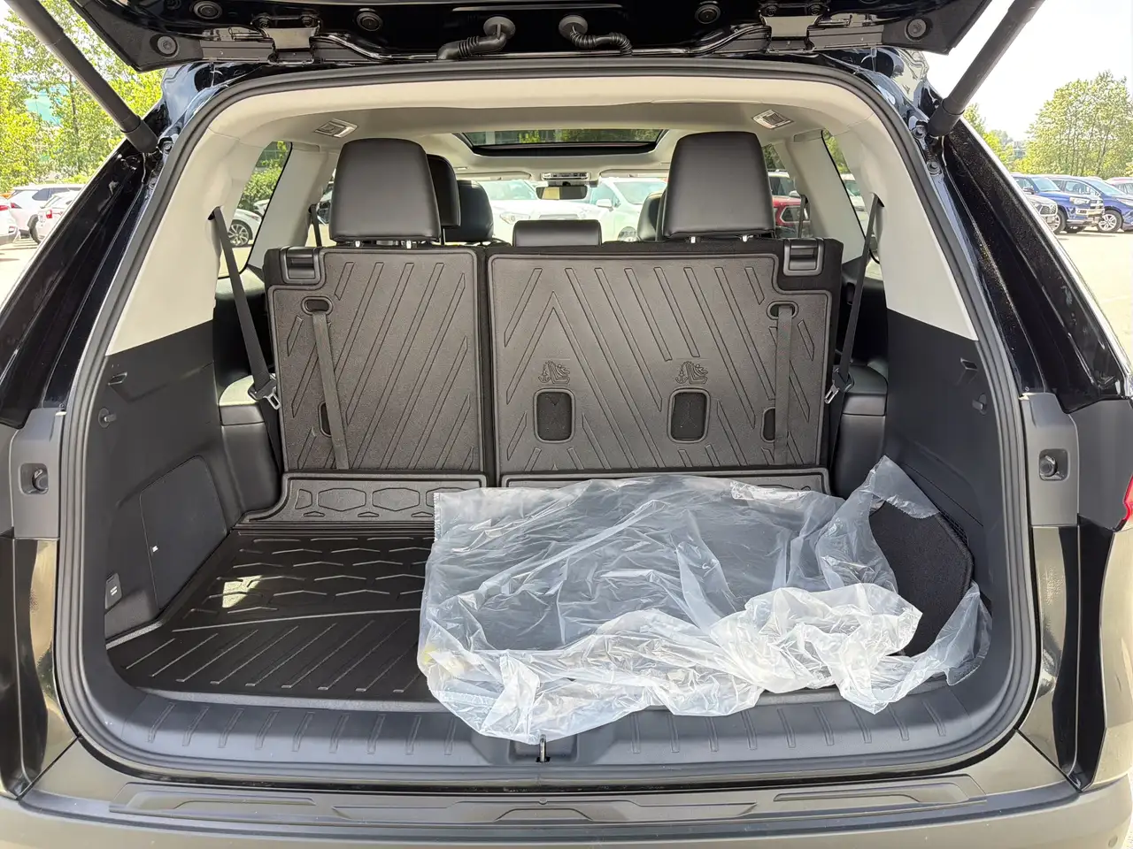 Toyota Grand Highlander снимка Toyota Grand Highlander