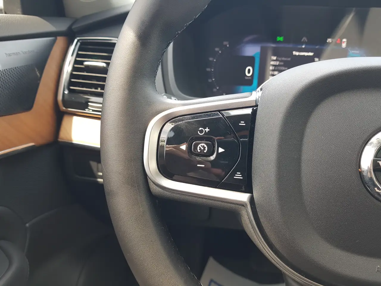 Volvo XC90 photo Volvo XC90