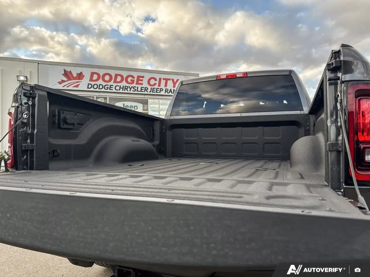 RAM 3500 снимка RAM 3500
