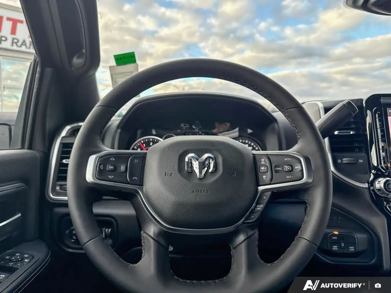 RAM 3500 снимка RAM 3500