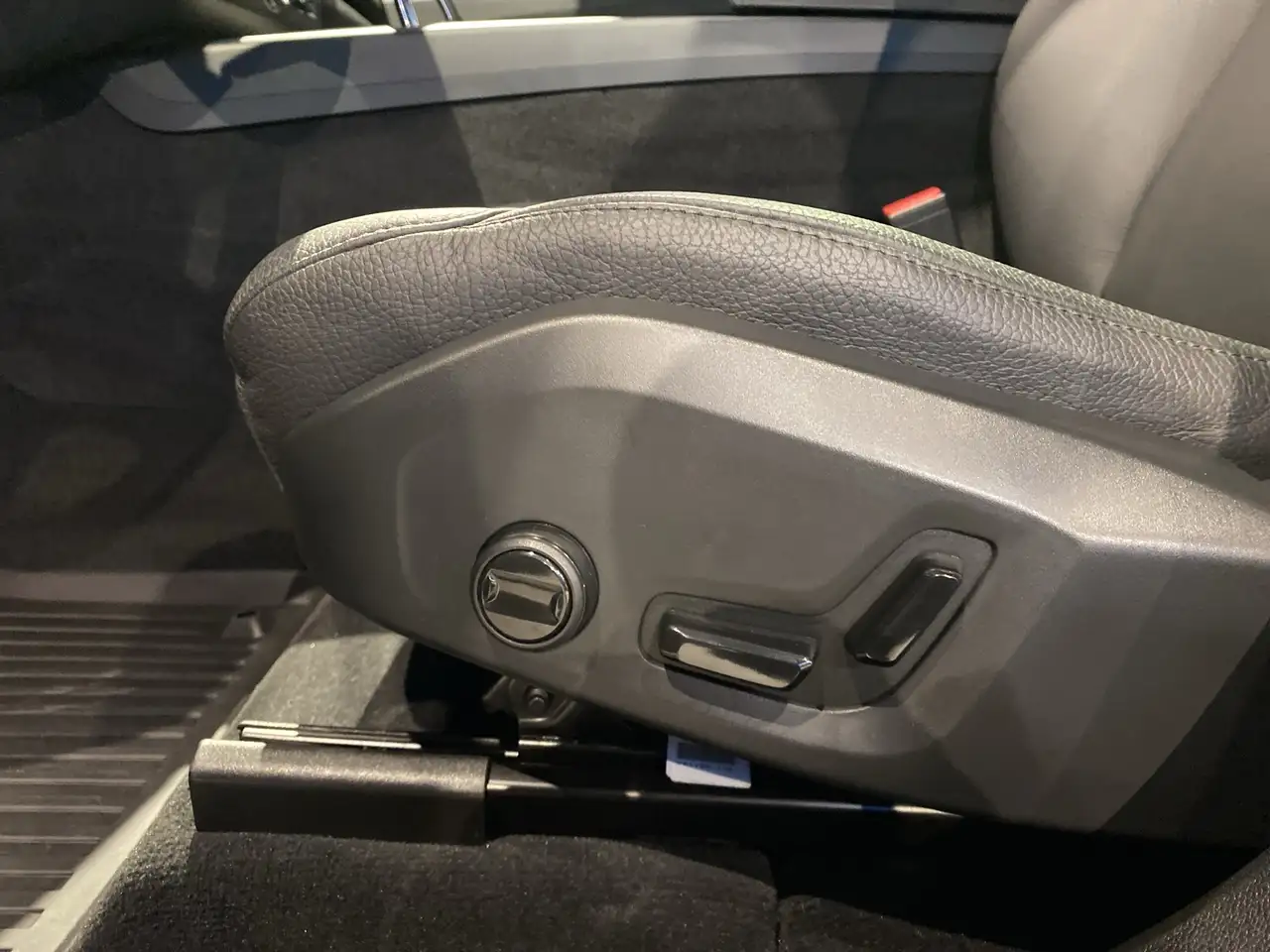 Volvo XC60 photo Volvo XC60