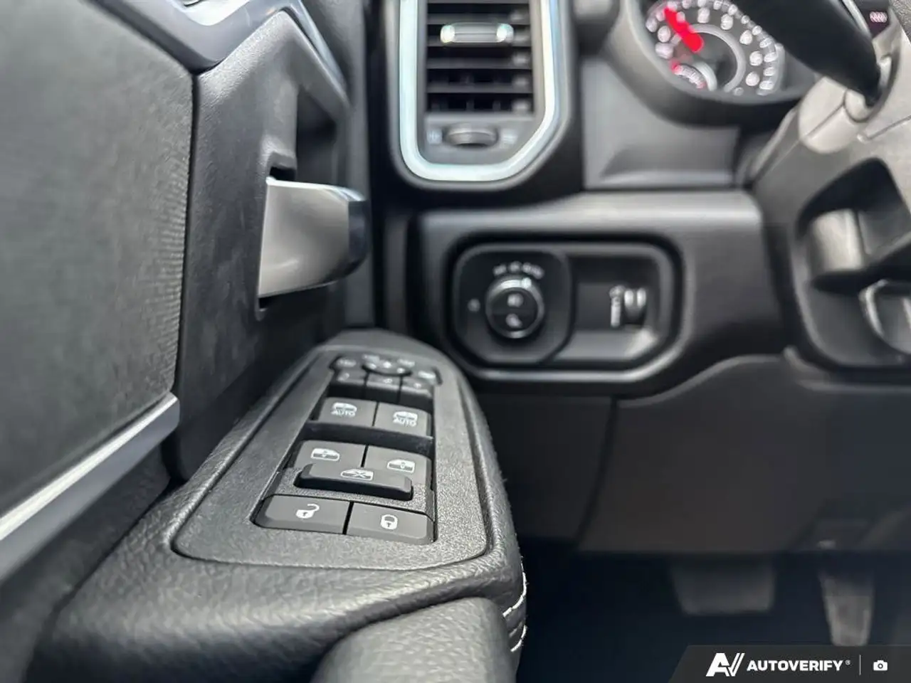 RAM 3500 снимка RAM 3500