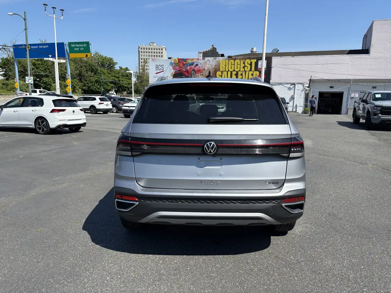 Volkswagen Taos photo Volkswagen Taos