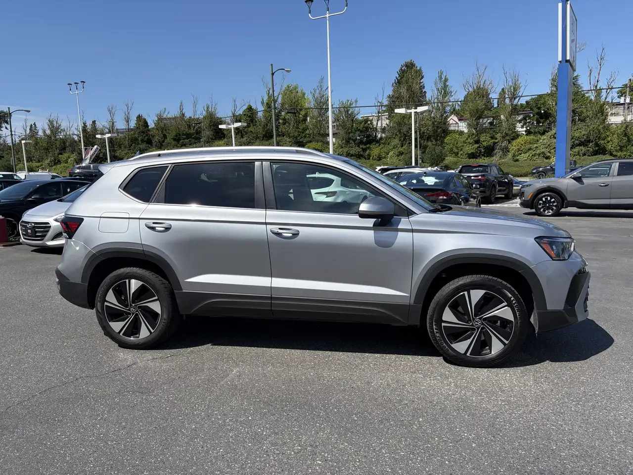 Volkswagen Taos photo Volkswagen Taos