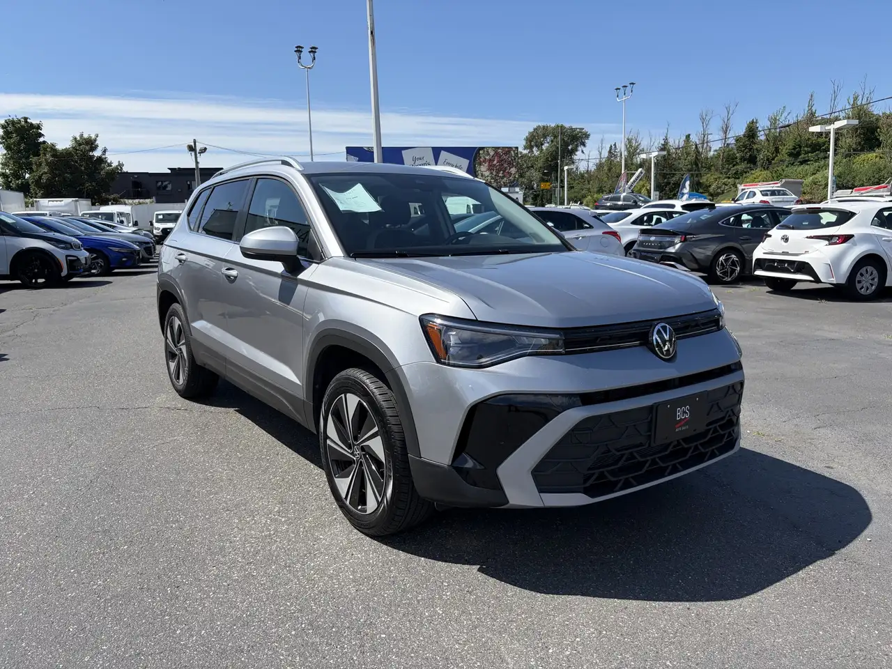 Volkswagen Taos photo Volkswagen Taos