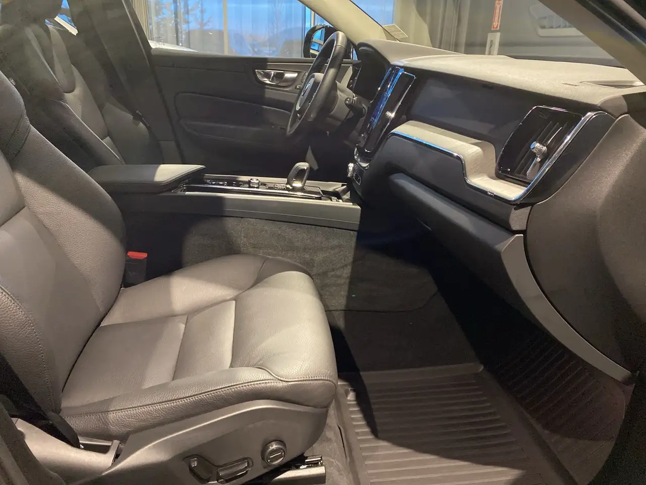 Volvo XC60 photo Volvo XC60