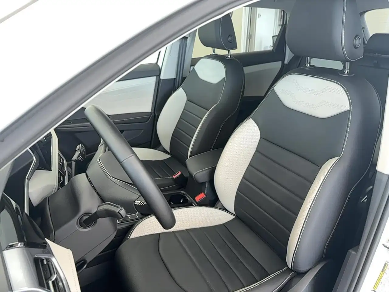 Volkswagen Taos снимка Volkswagen Taos