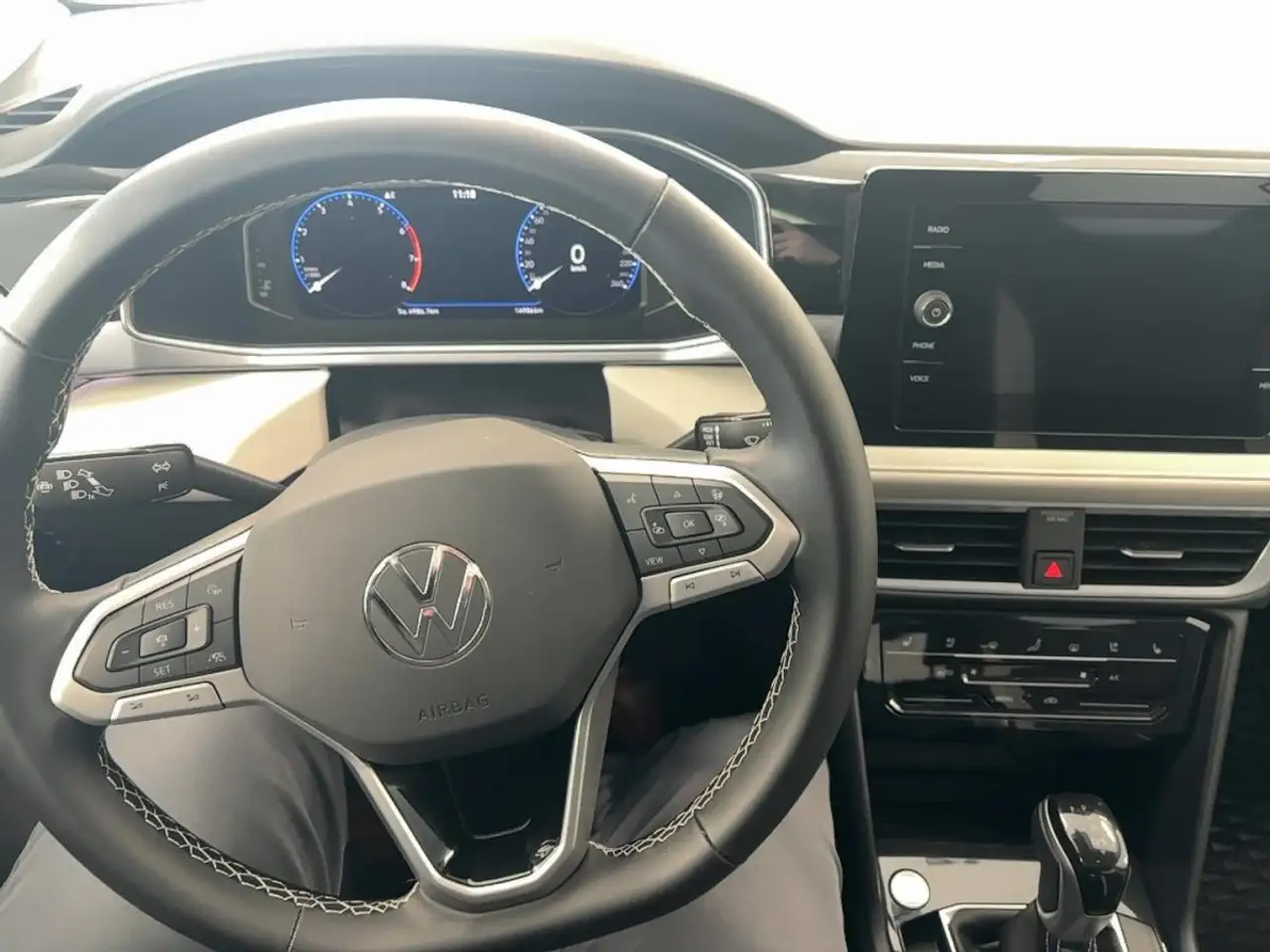 Volkswagen Taos снимка Volkswagen Taos