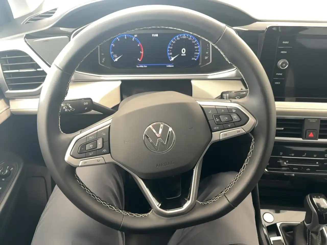 Volkswagen Taos снимка Volkswagen Taos
