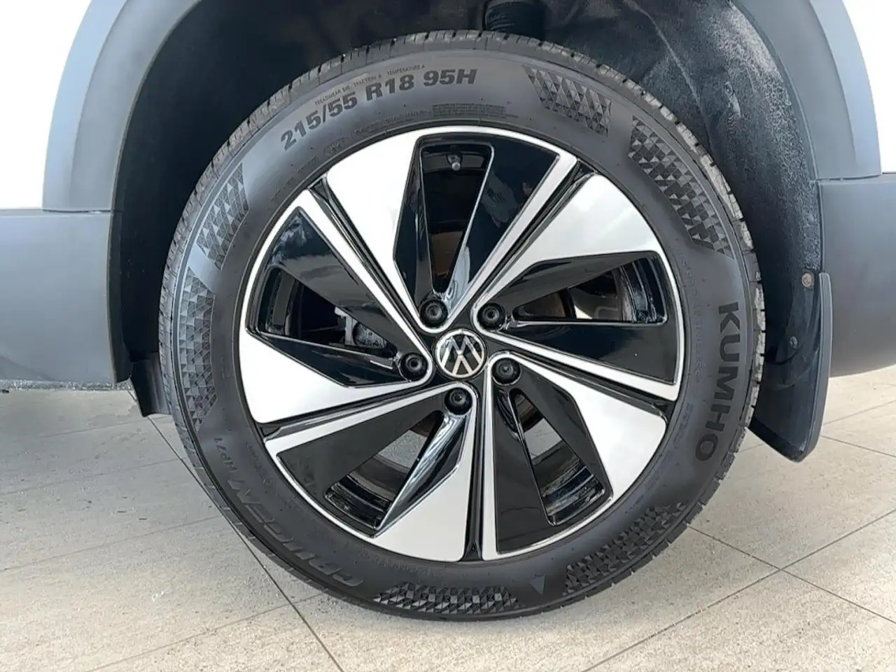 Volkswagen Taos снимка Volkswagen Taos
