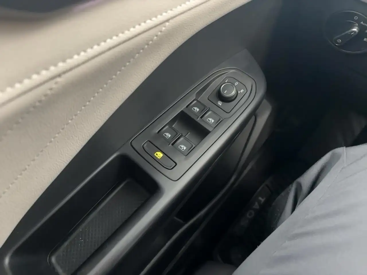 Volkswagen Taos снимка Volkswagen Taos
