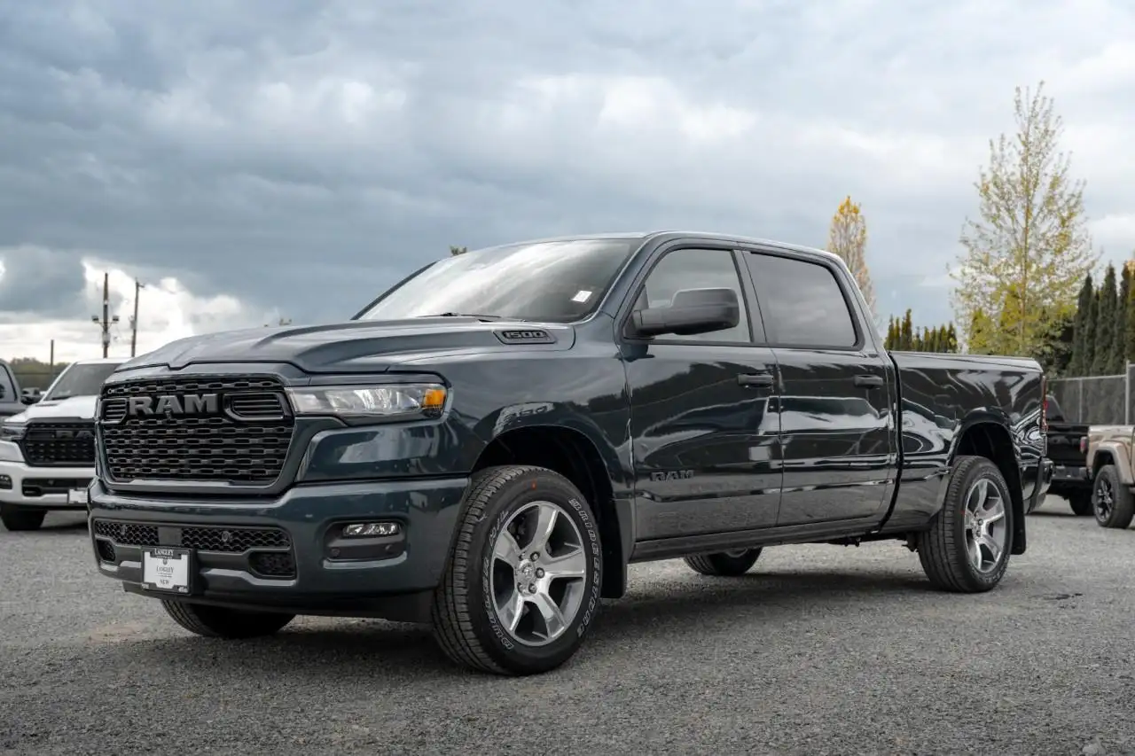 RAM 1500 снимка RAM 1500