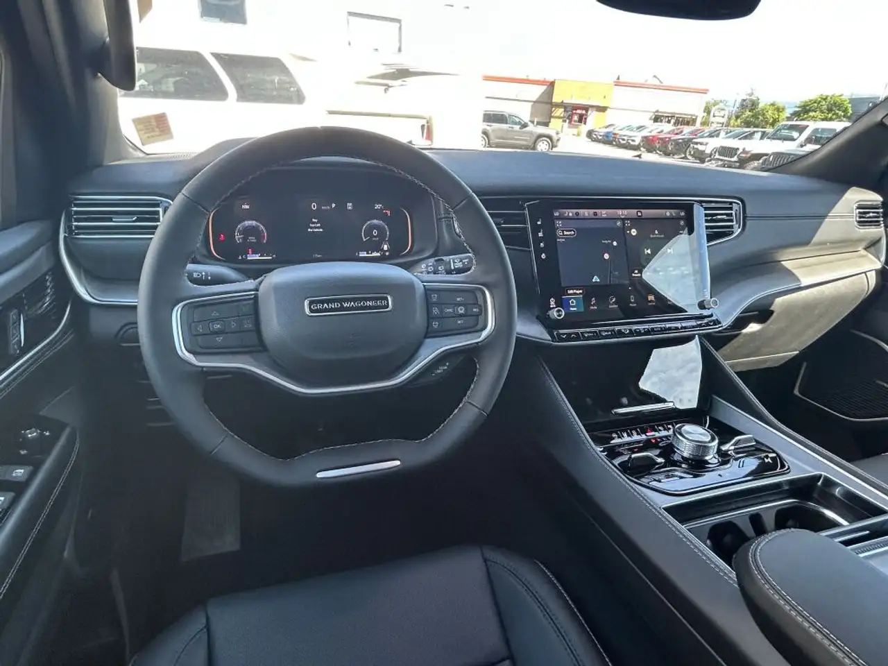 Jeep Grand Wagoneer снимка Jeep Grand Wagoneer