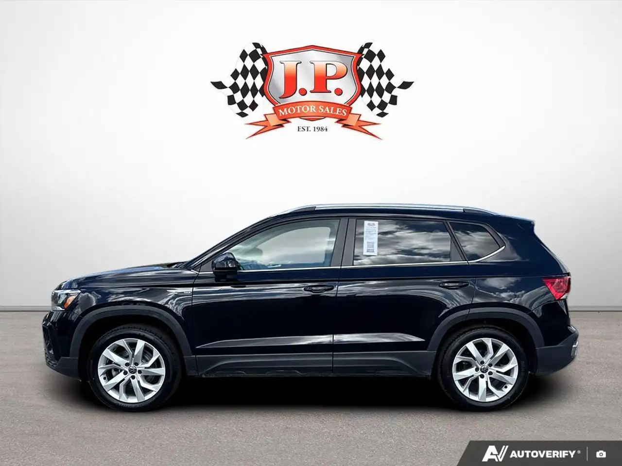 Volkswagen Taos photo Volkswagen Taos
