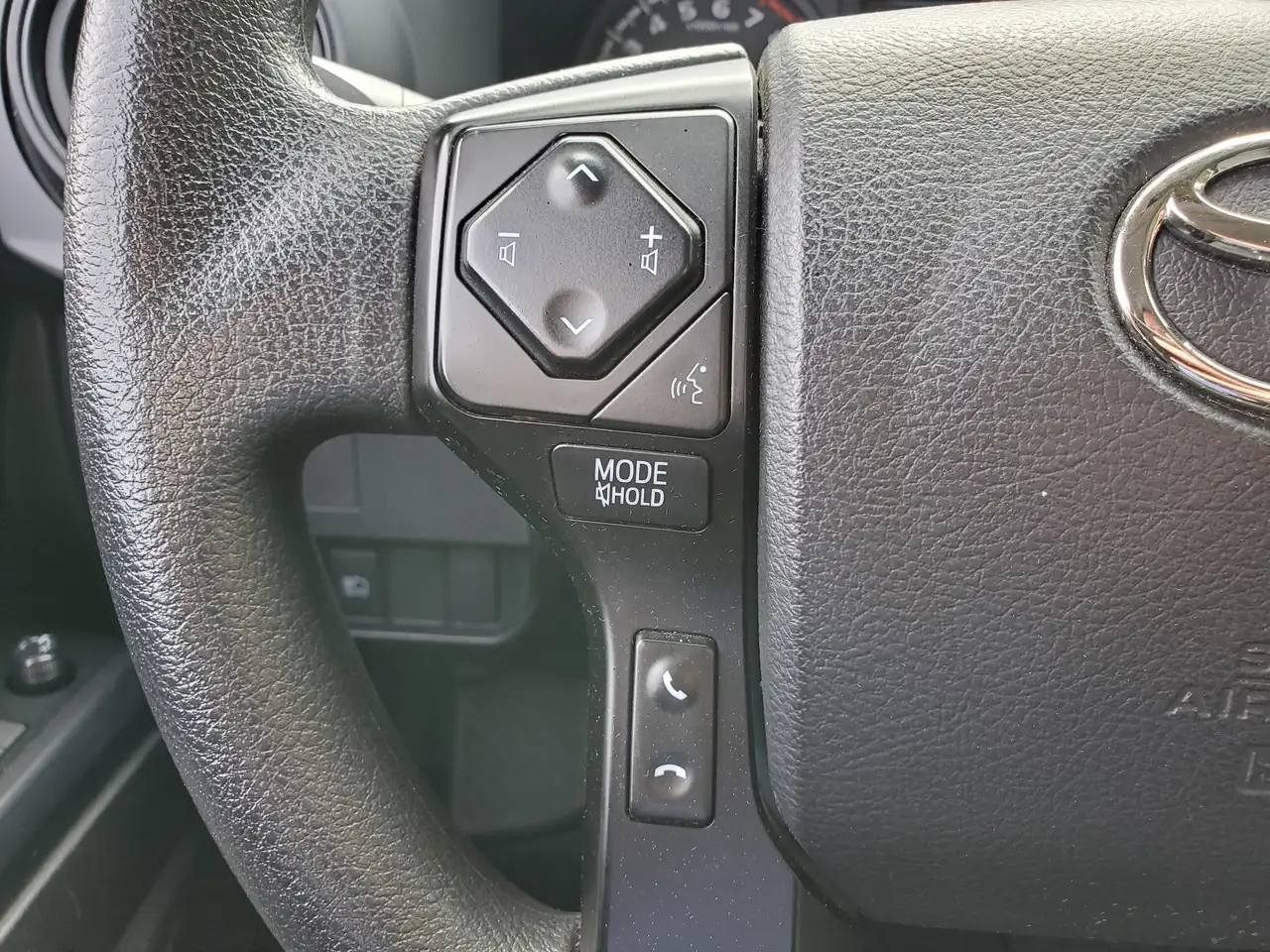 Toyota Tacoma снимка Toyota Tacoma
