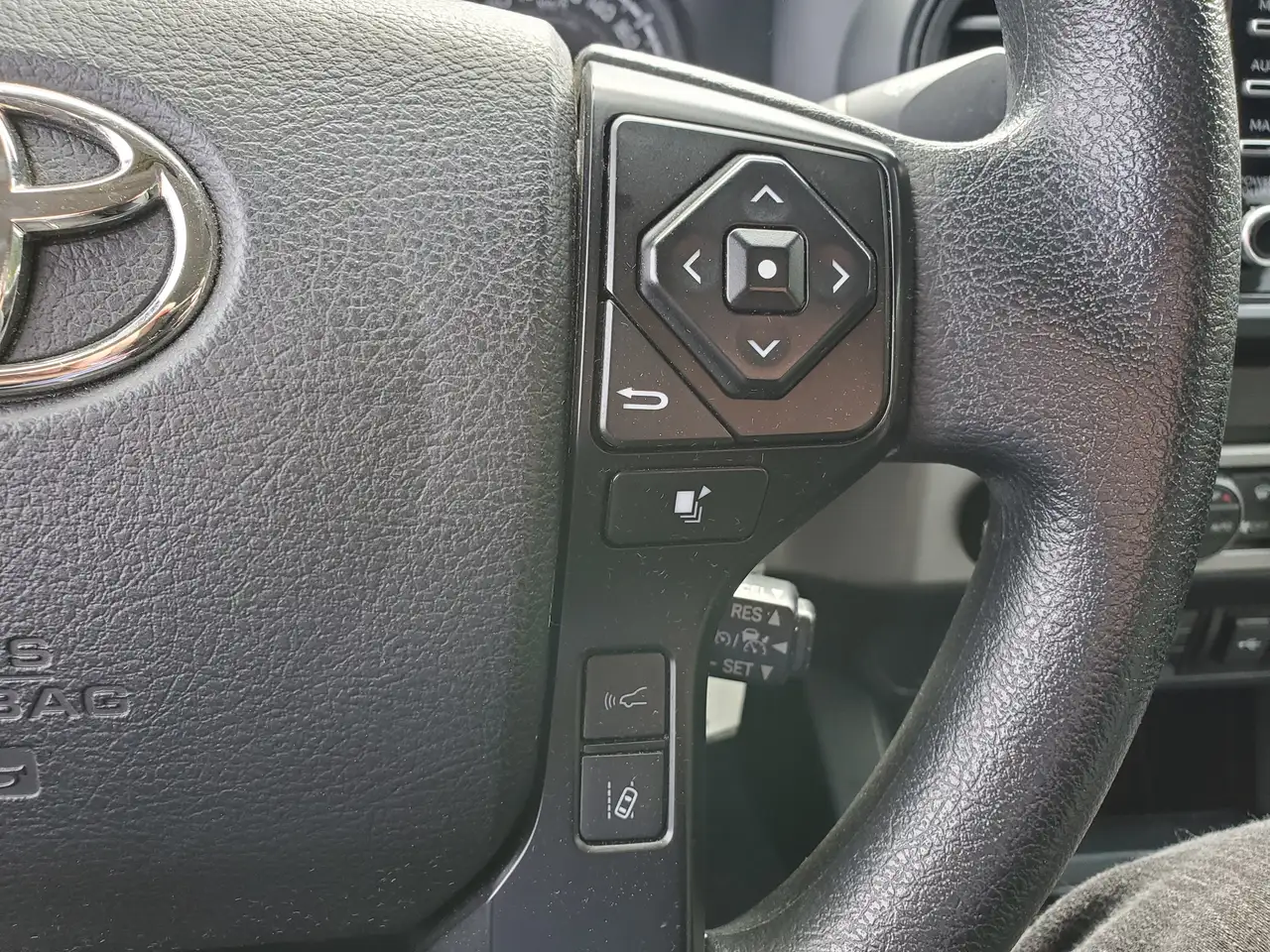 Toyota Tacoma снимка Toyota Tacoma