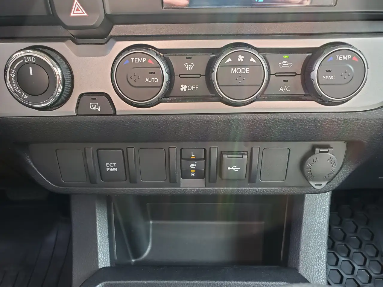Toyota Tacoma снимка Toyota Tacoma