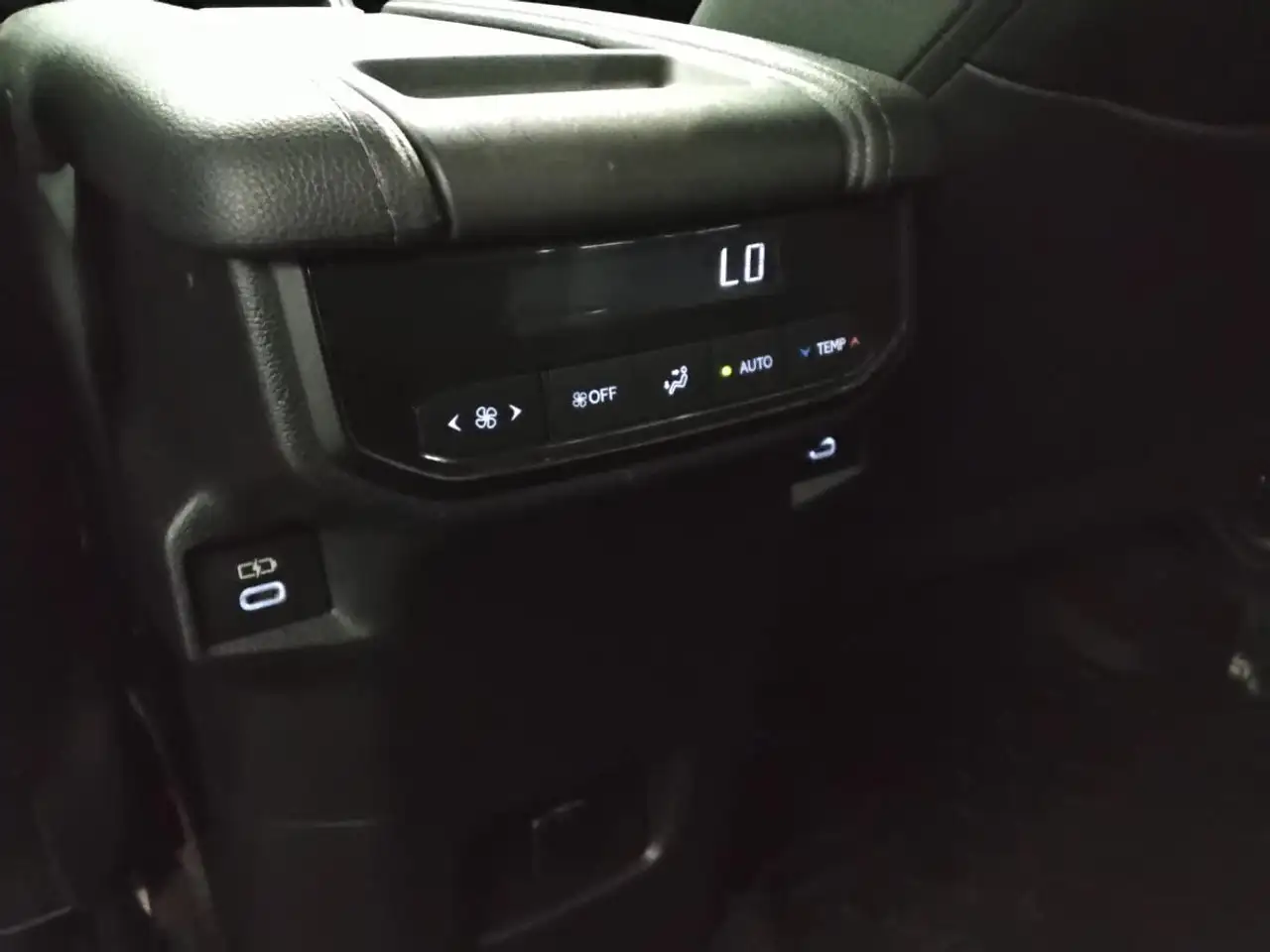 Toyota Grand Highlander fotografie Toyota Grand Highlander