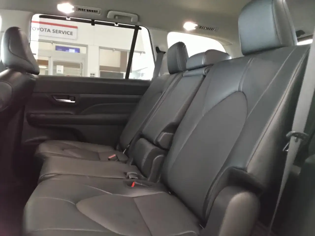 Toyota Grand Highlander fotografie Toyota Grand Highlander