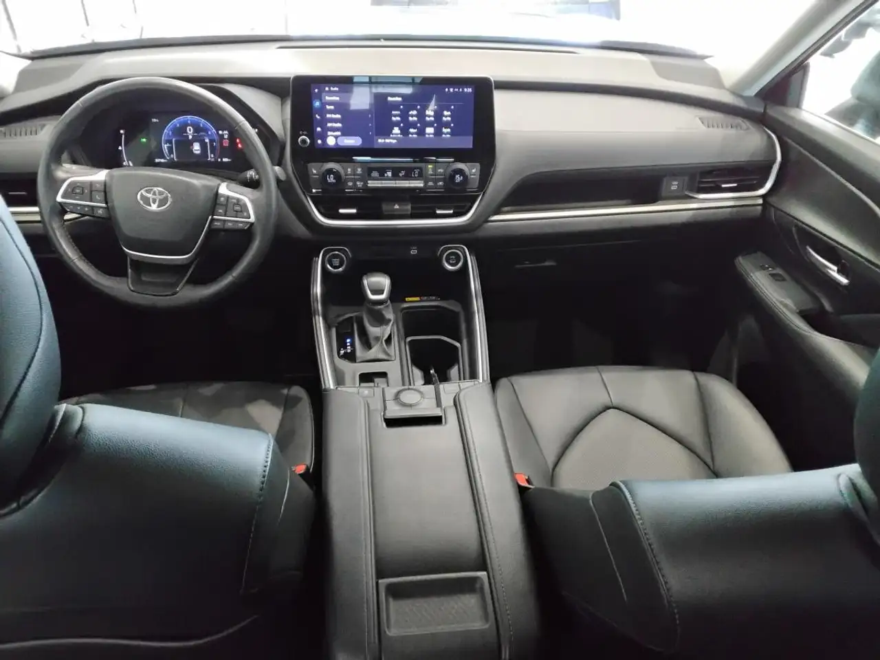 Toyota Grand Highlander fotografie Toyota Grand Highlander