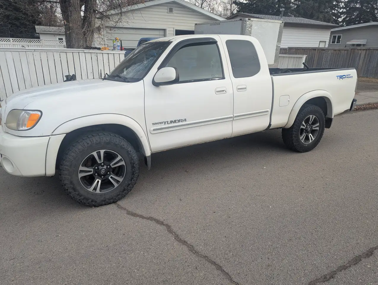 Toyota Tundra снимка Toyota Tundra