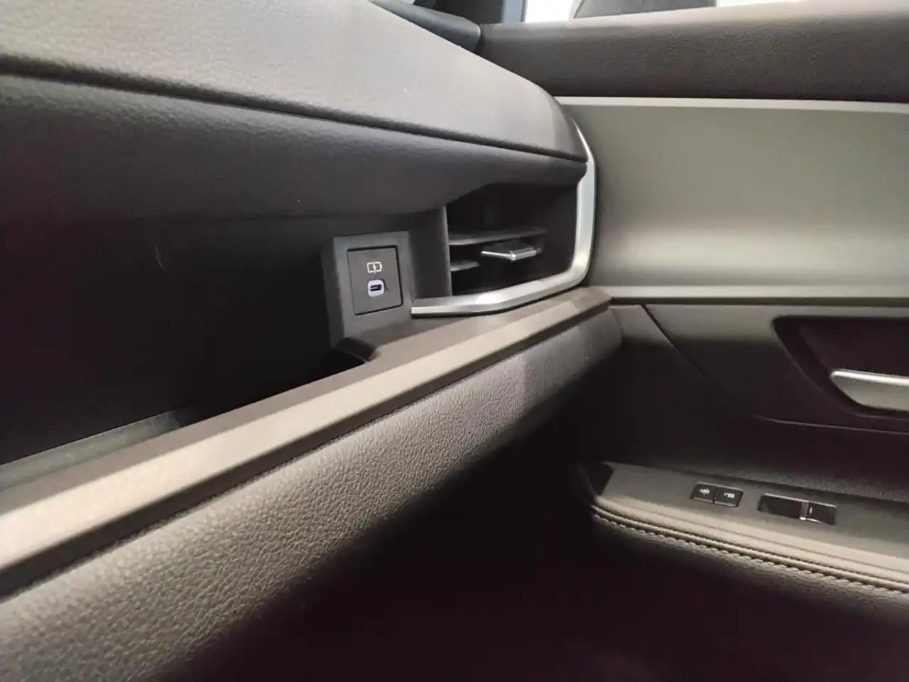 Toyota Grand Highlander fotografie Toyota Grand Highlander