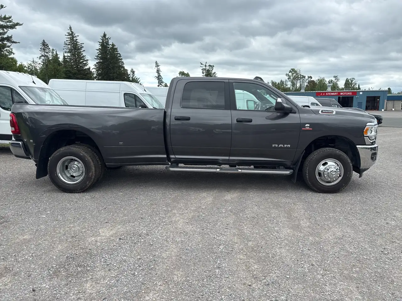 RAM 3500 photo RAM 3500