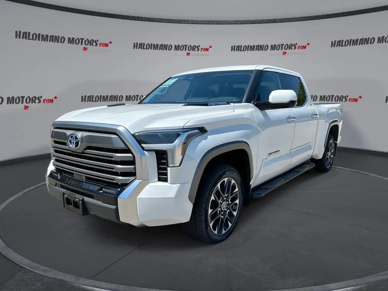 Toyota Tundra снимка Toyota Tundra