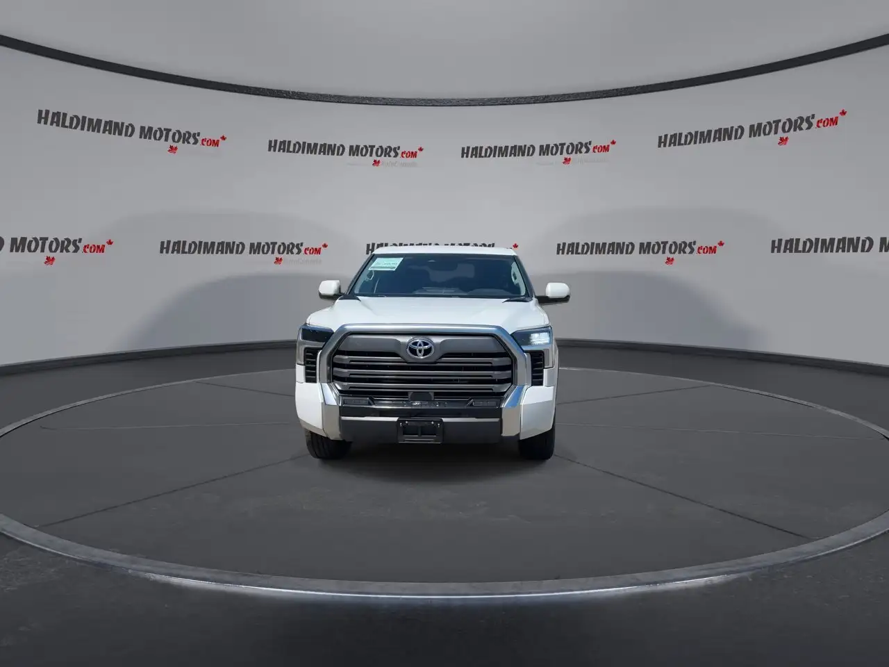 Toyota Tundra снимка Toyota Tundra