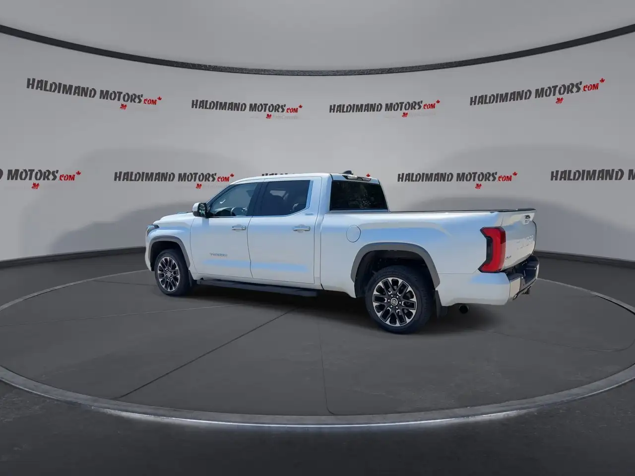 Toyota Tundra снимка Toyota Tundra