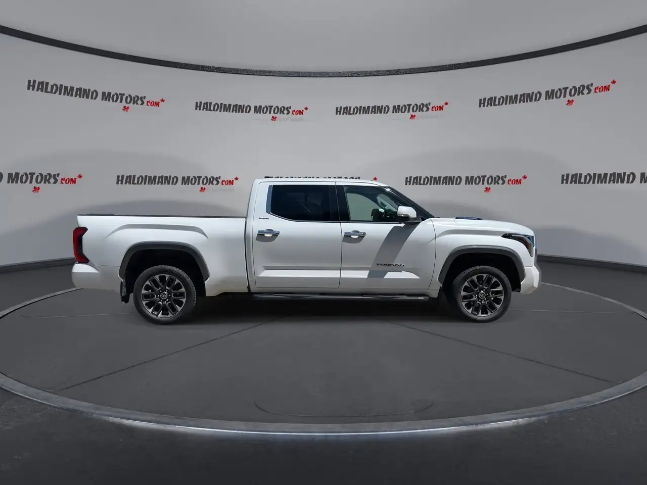Toyota Tundra снимка Toyota Tundra