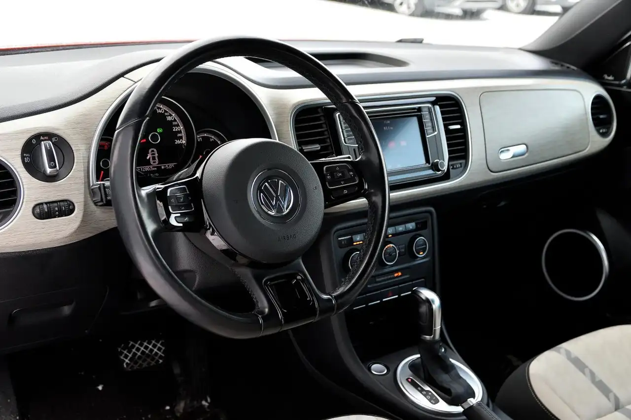Volkswagen Beetle снимка Volkswagen Beetle