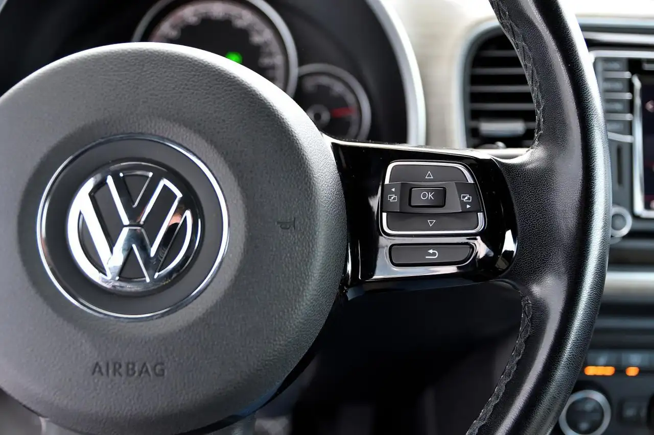 Volkswagen Beetle снимка Volkswagen Beetle